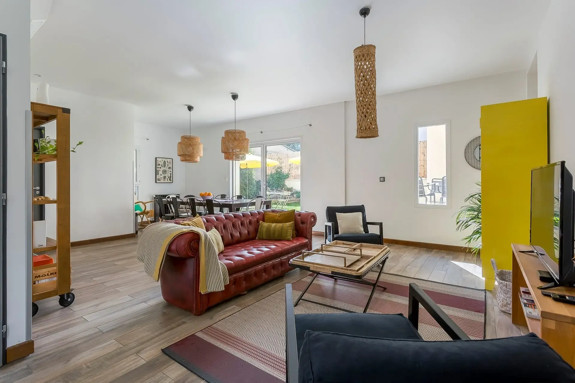 Maison Éole — grande pièce de vie ouverte 340 m², salle de réunion, idéale team building Lyon